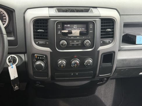 Used 2015 RAM 1500 Express RWD image 28