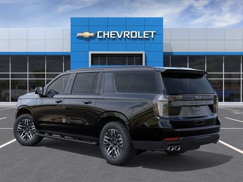New 2026 Chevrolet Suburban Z71 w/ Comfort Package AWD/4WD image 3