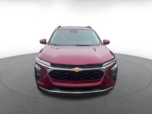 Used 2025 Chevrolet Trax LT w/ LT Convenience Package image 5