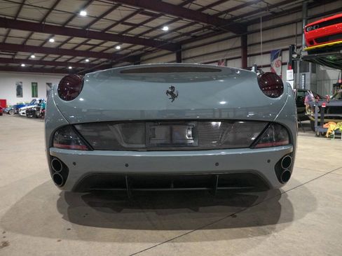 Used 2010 Ferrari California image 7