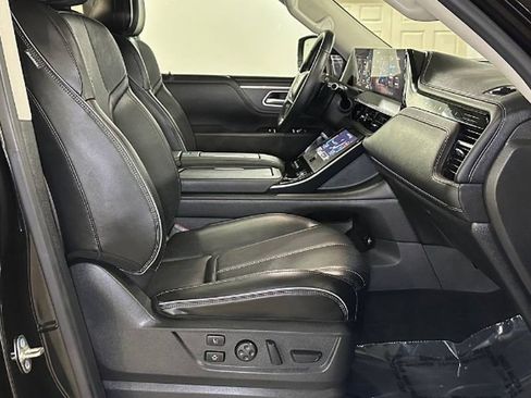 Used 2025 INFINITI QX80 Sensory AWD/4WD image 21
