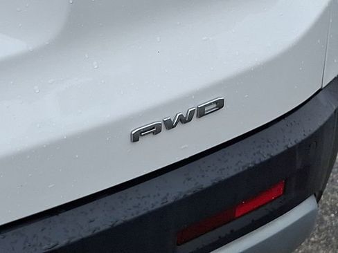 Used 2023 GMC Acadia SLT image 39