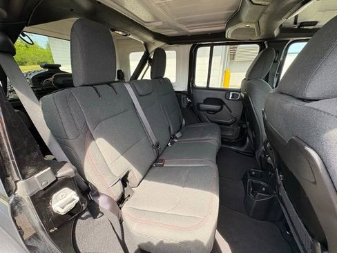 Used 2025 Jeep Wrangler Unlimited Rubicon w/ Convenience Group AWD/4WD image 29