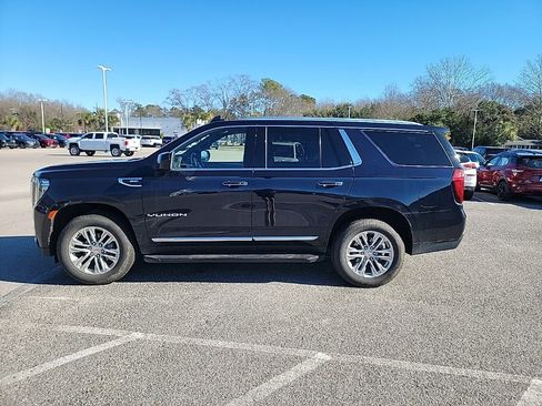 Used 2024 GMC Yukon SLT image 2