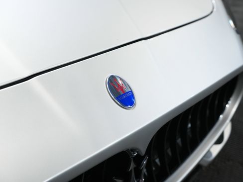 Used 2015 Maserati GranTurismo Sport image 13