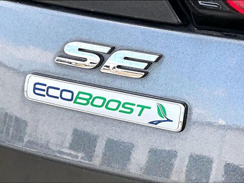 Used 2017 Ford Escape SE w/ Equipment Group 201A FWD image 10