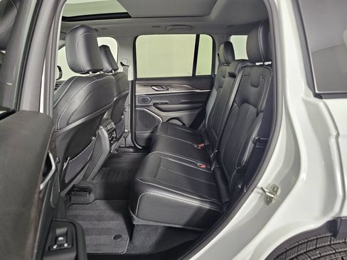 Used 2023 Jeep Grand Cherokee 4WD 4xe image 34