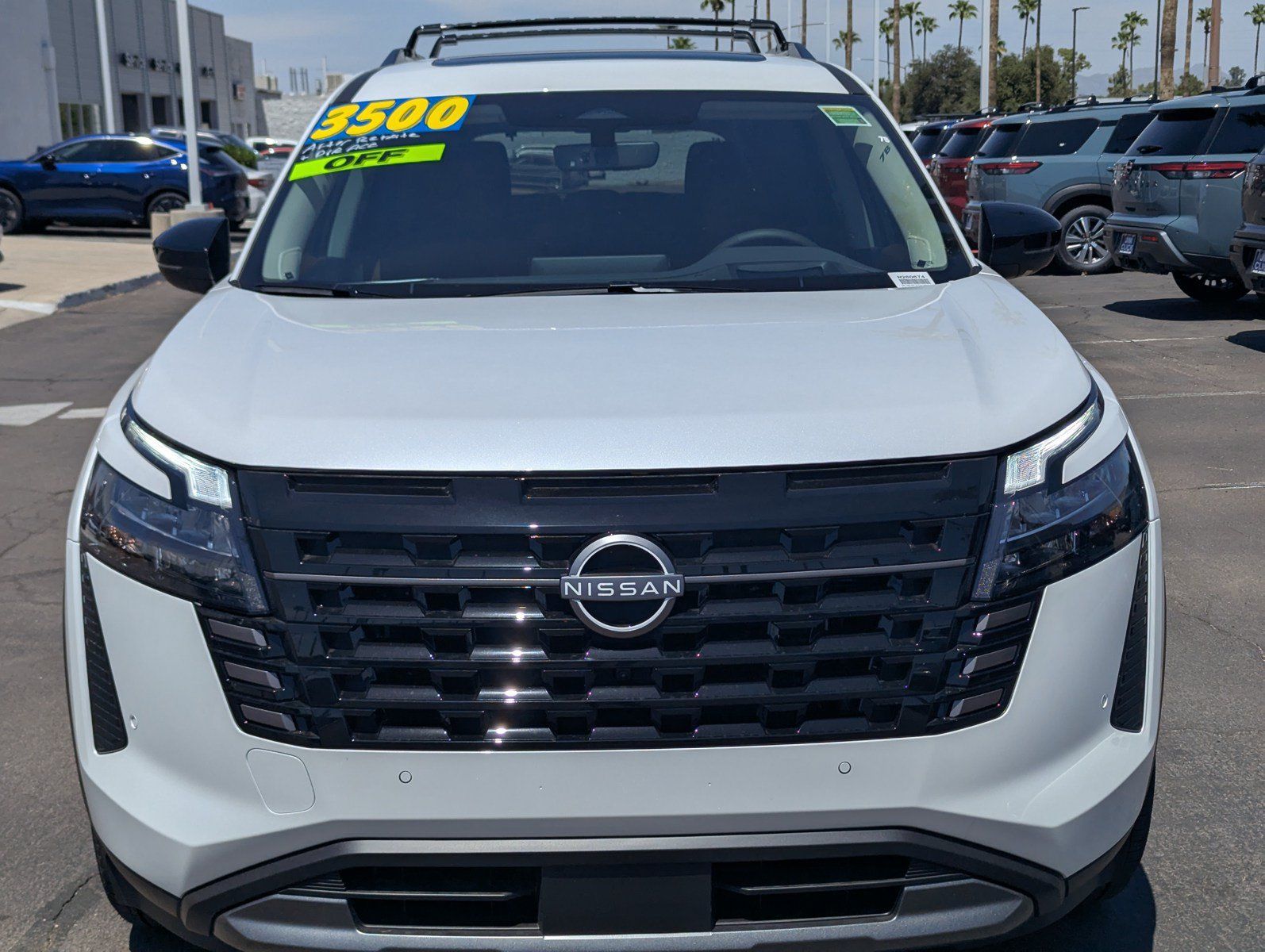 New 2026 Nissan Pathfinder Platinum w/ Accent Package FWD image 6