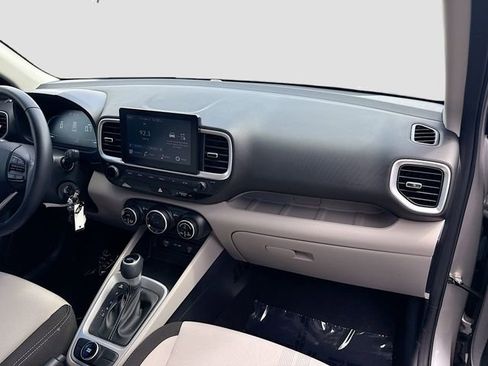 Used 2023 Hyundai Venue SEL image 27