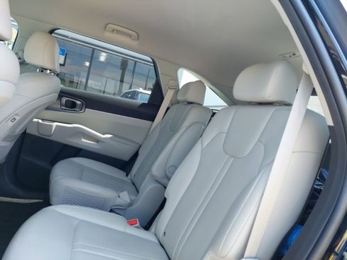 Used 2023 Kia Sorento EX FWD image 12