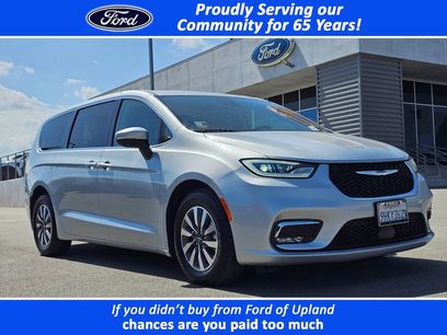 Used 2023 Chrysler Pacifica Touring-L