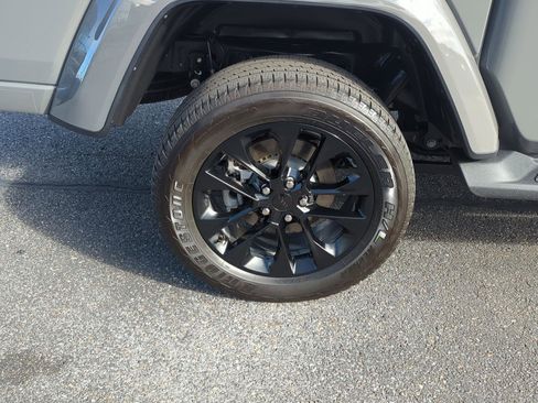 Used 2022 Jeep Gladiator Overland image 7