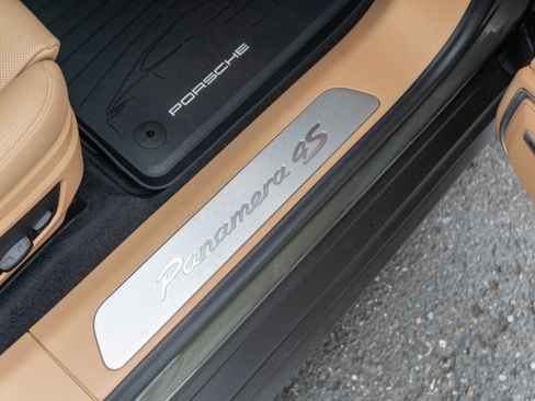 Used 2022 Porsche Panamera 4S AWD/4WD image 29