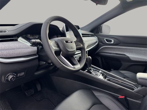 New 2026 Jeep Compass Latitude image 14