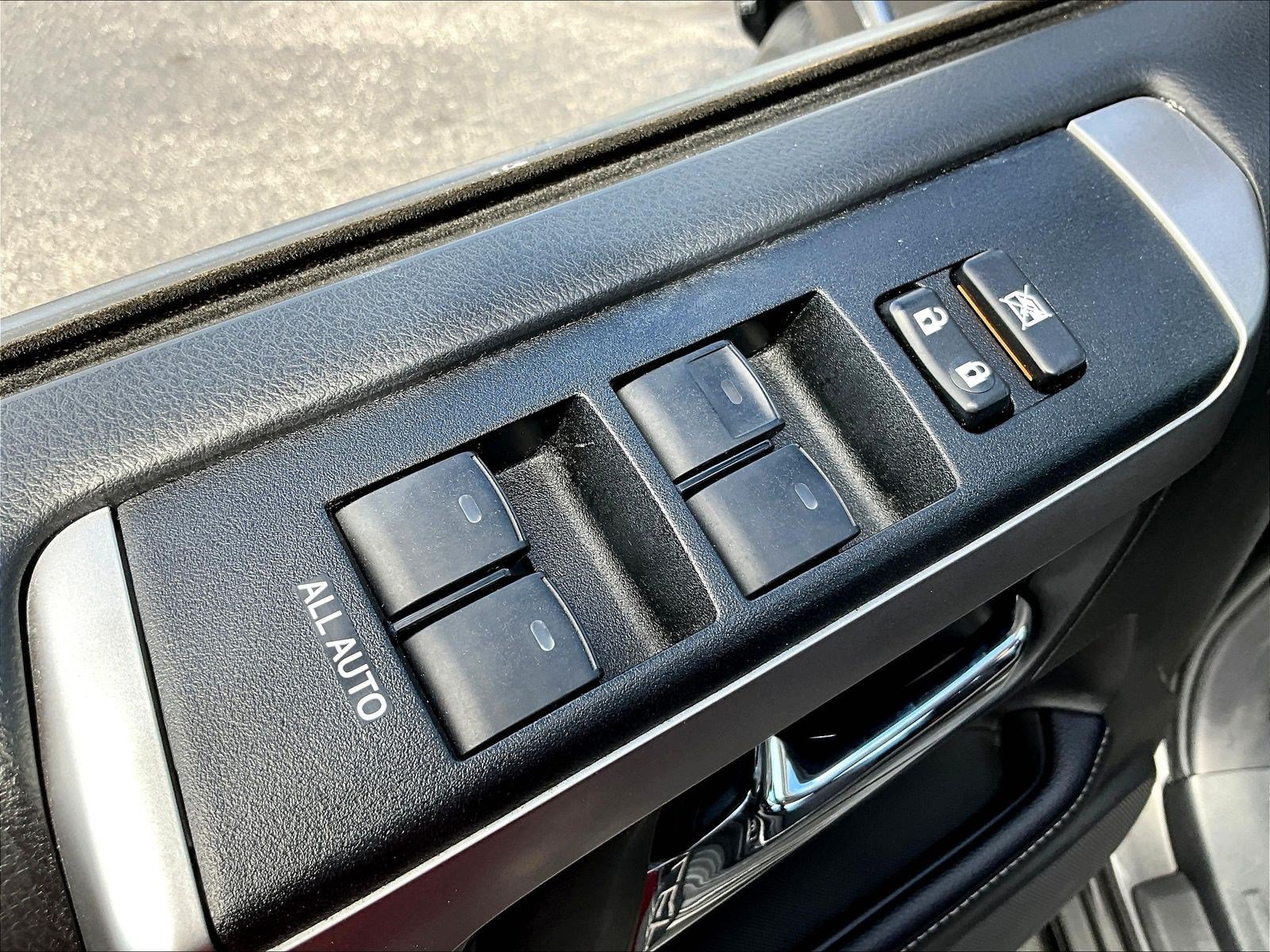 Used 2020 Toyota 4Runner SR5 AWD/4WD image 35