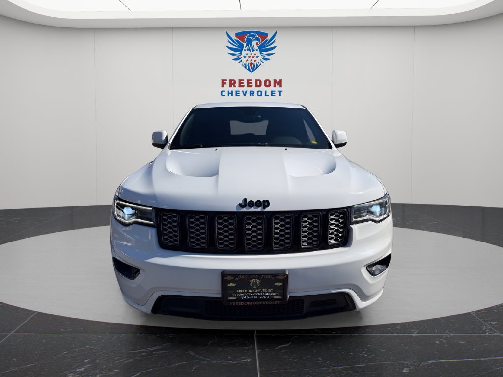 Used 2017 Jeep Grand Cherokee Altitude AWD/4WD image 6