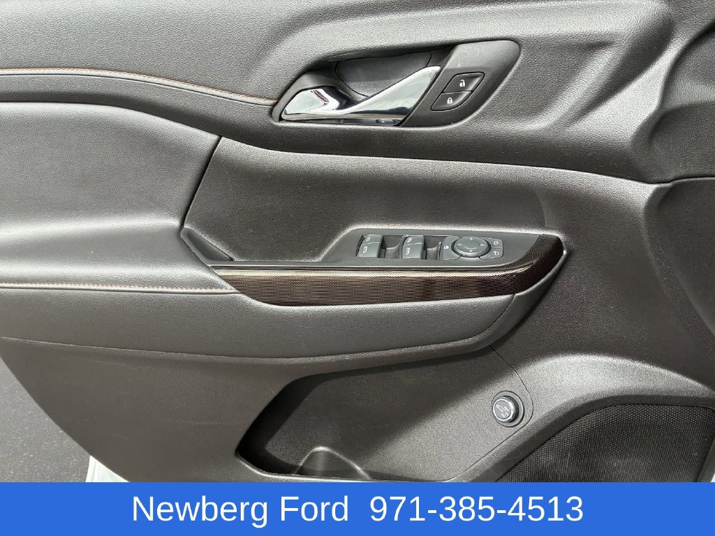 Used 2023 GMC Acadia AT4 AWD/4WD image 26