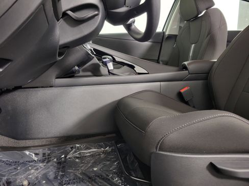 New 2025 Hyundai Elantra Blue image 28