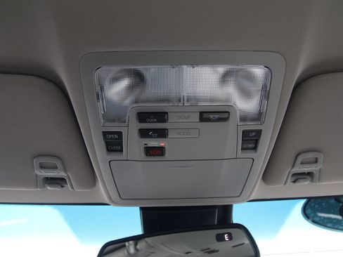 Used 2018 Toyota Avalon Limited w/ All Weather Liner Package FWD image 35