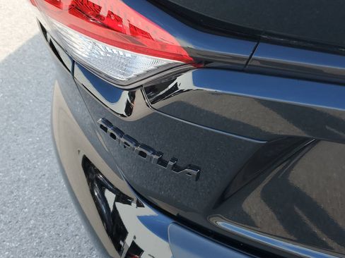 Certified 2025 Toyota Corolla LE FWD image 7