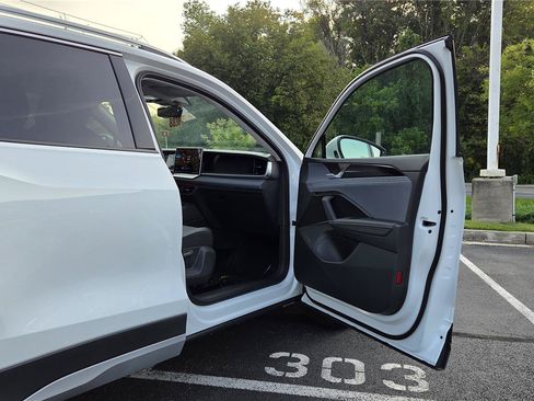 New 2026 Volkswagen Tiguan SE AWD/4WD image 26
