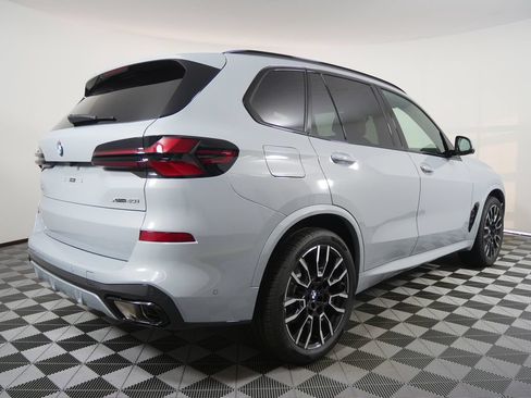 New 2026 BMW X5 xDrive40i w/ M Sport Package AWD/4WD image 3