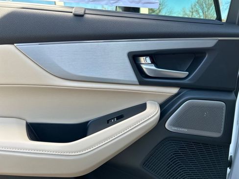 New 2026 Acura MDX SH-AWD image 22