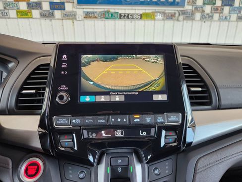 Used 2019 Honda Odyssey EX image 9