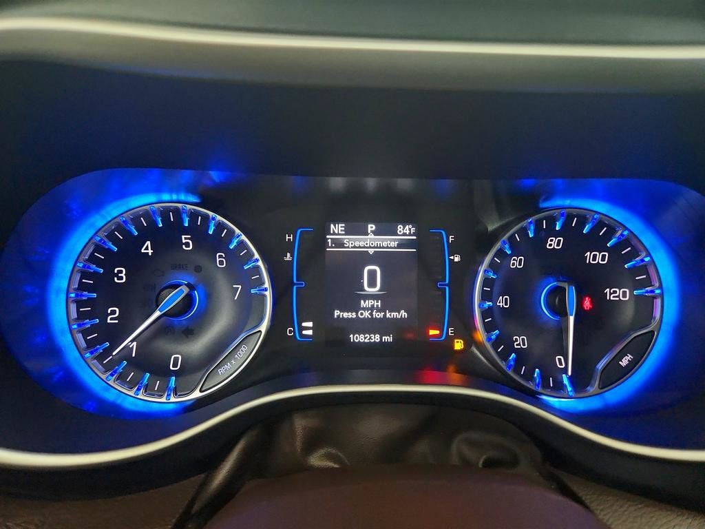 Used 2020 Chrysler Pacifica Touring FWD image 16