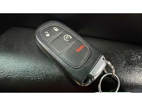 Used 2021 Jeep Cherokee Latitude Plus image 19