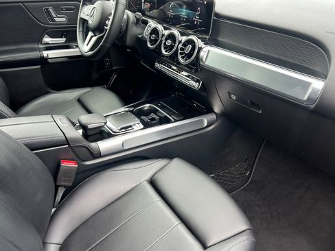 Used 2020 Mercedes-Benz GLB 250 4MATIC image 17
