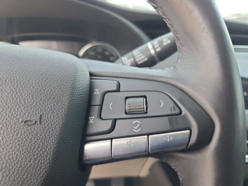 Used 2022 Cadillac XT4 Premium Luxury w/ Enhanced Visibility Package image 23