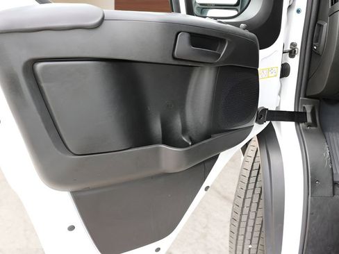 Used 2025 RAM ProMaster 2500 w/ Convenience Group FWD image 10