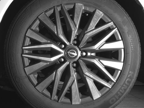 Used 2025 Nissan Altima 2.5 SV image 14