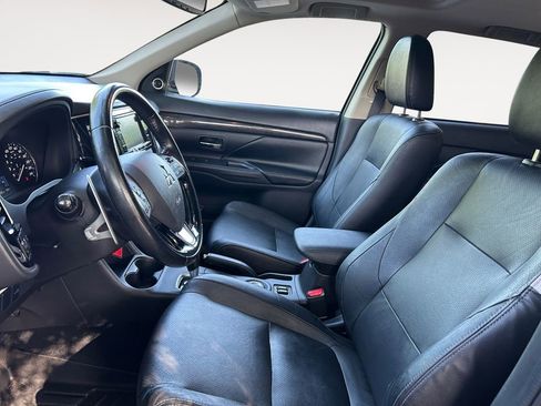 Used 2016 Mitsubishi Outlander GT AWD/4WD image 9