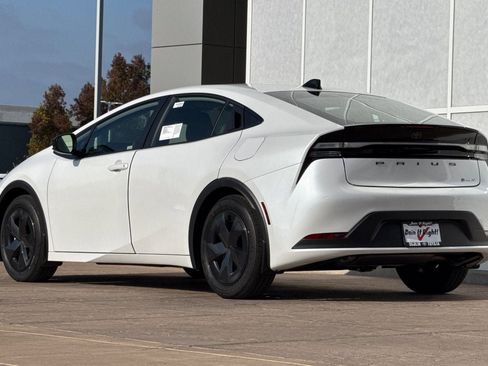 New 2026 Toyota Prius Plug-In Hybrid image 6