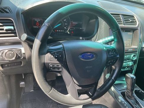 Used 2017 Ford Explorer XLT w/ Equipment Group 202A FWD image 14