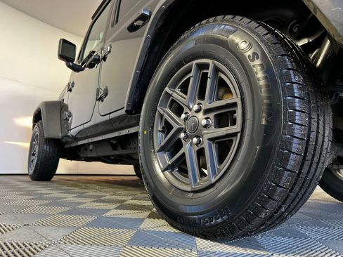 Used 2024 Jeep Wrangler Sport S image 25