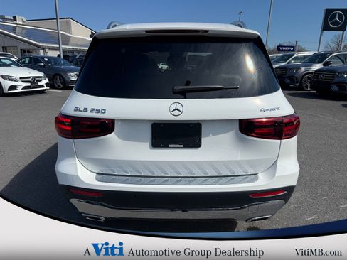 Used 2026 Mercedes-Benz GLB 250 4MATIC image 7