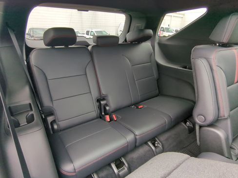 New 2026 Chevrolet Traverse RS w/ LPO, Floor Liner Package image 29