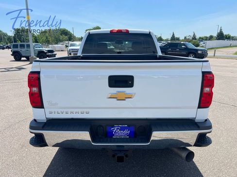 Used 2019 Chevrolet Silverado 2500 LT AWD/4WD image 4
