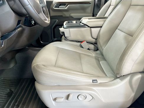 Used 2024 Chevrolet Silverado 1500 LT w/ Z71 Off-Road Package image 18