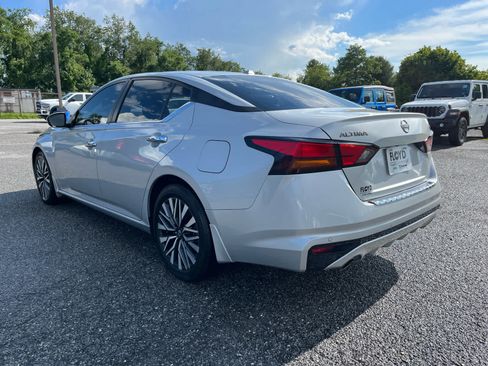 Used 2023 Nissan Altima 2.5 SV w/ SV Premium Package FWD image 5
