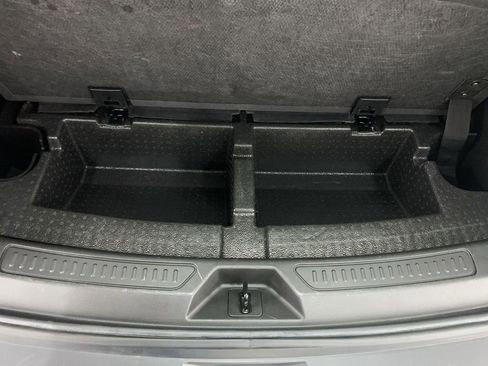 Used 2022 GMC Acadia SLE AWD/4WD image 25