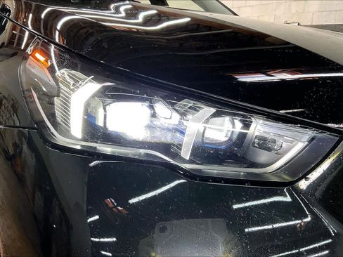 Used 2024 BMW 530i w/ Premium Package image 30