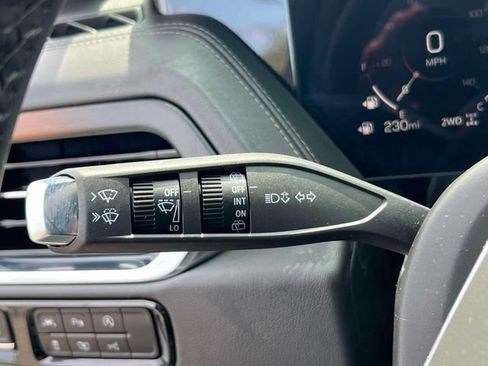 Used 2025 GMC Yukon XL Denali AWD/4WD image 24