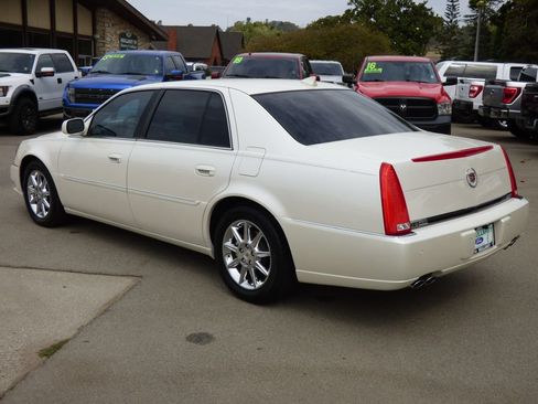 Used 2011 Cadillac DTS Luxury FWD image 5