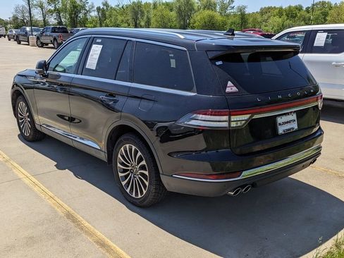 Used 2024 Lincoln Aviator Reserve AWD/4WD image 5