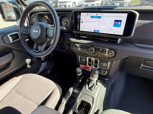 Certified 2024 Jeep Wrangler Unlimited Rubicon w/ Technology Group image 17