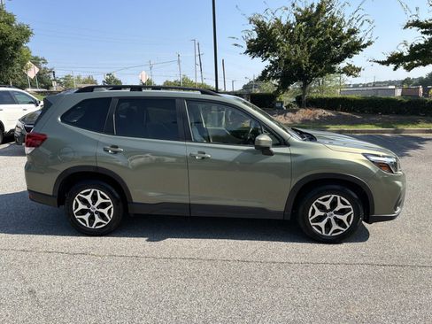 Used 2020 Subaru Forester Premium w/ Popular Package #1 AWD/4WD image 8